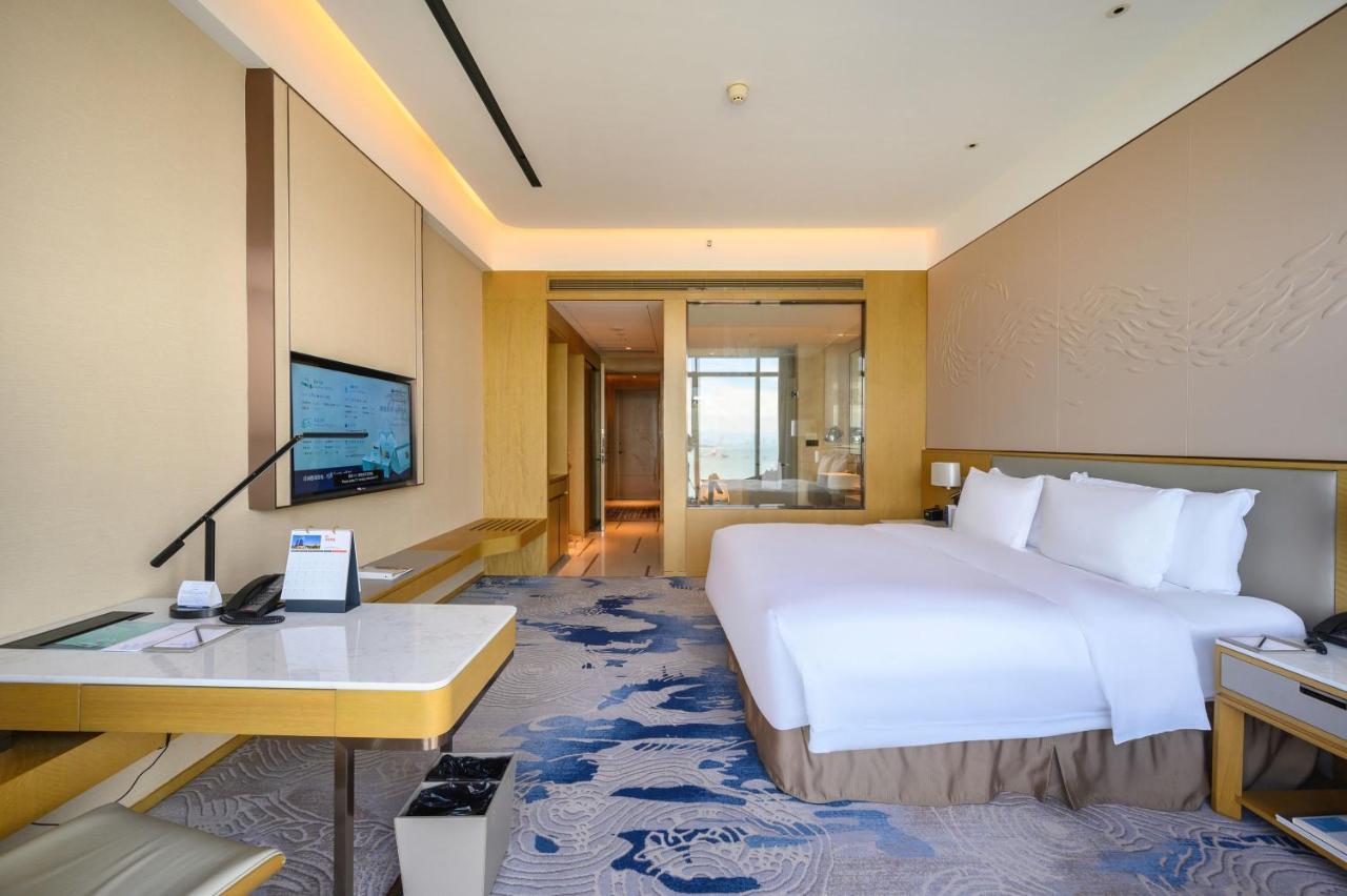 Отель Wyndham Grand Plaza Royale Yuzhou Xiamen Wuyuan Bay Экстерьер фото