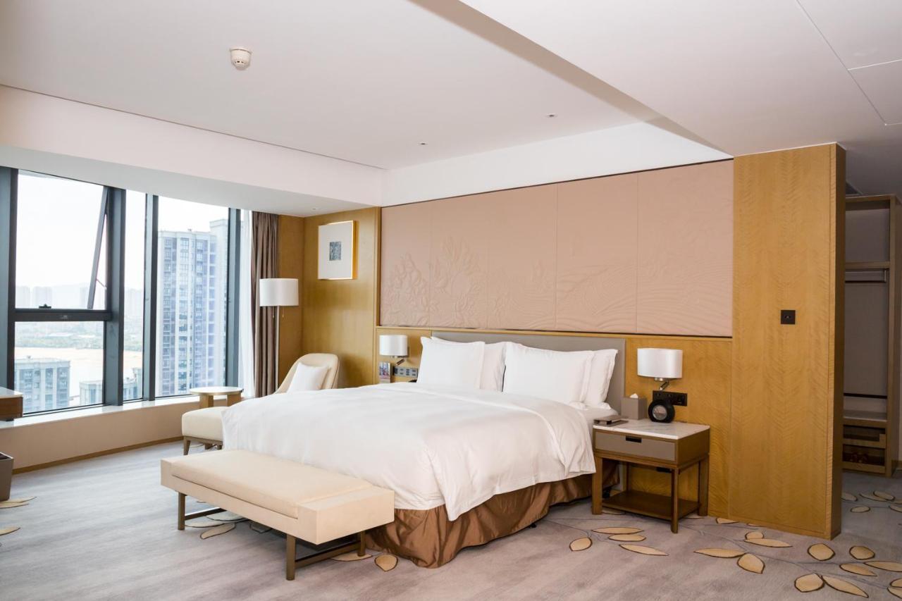 Отель Wyndham Grand Plaza Royale Yuzhou Xiamen Wuyuan Bay Экстерьер фото