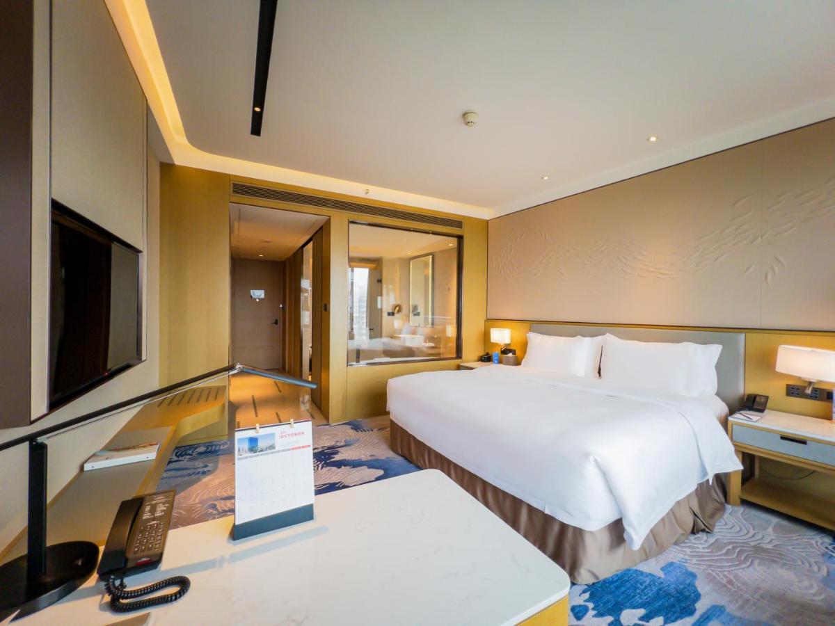 Отель Wyndham Grand Plaza Royale Yuzhou Xiamen Wuyuan Bay Экстерьер фото