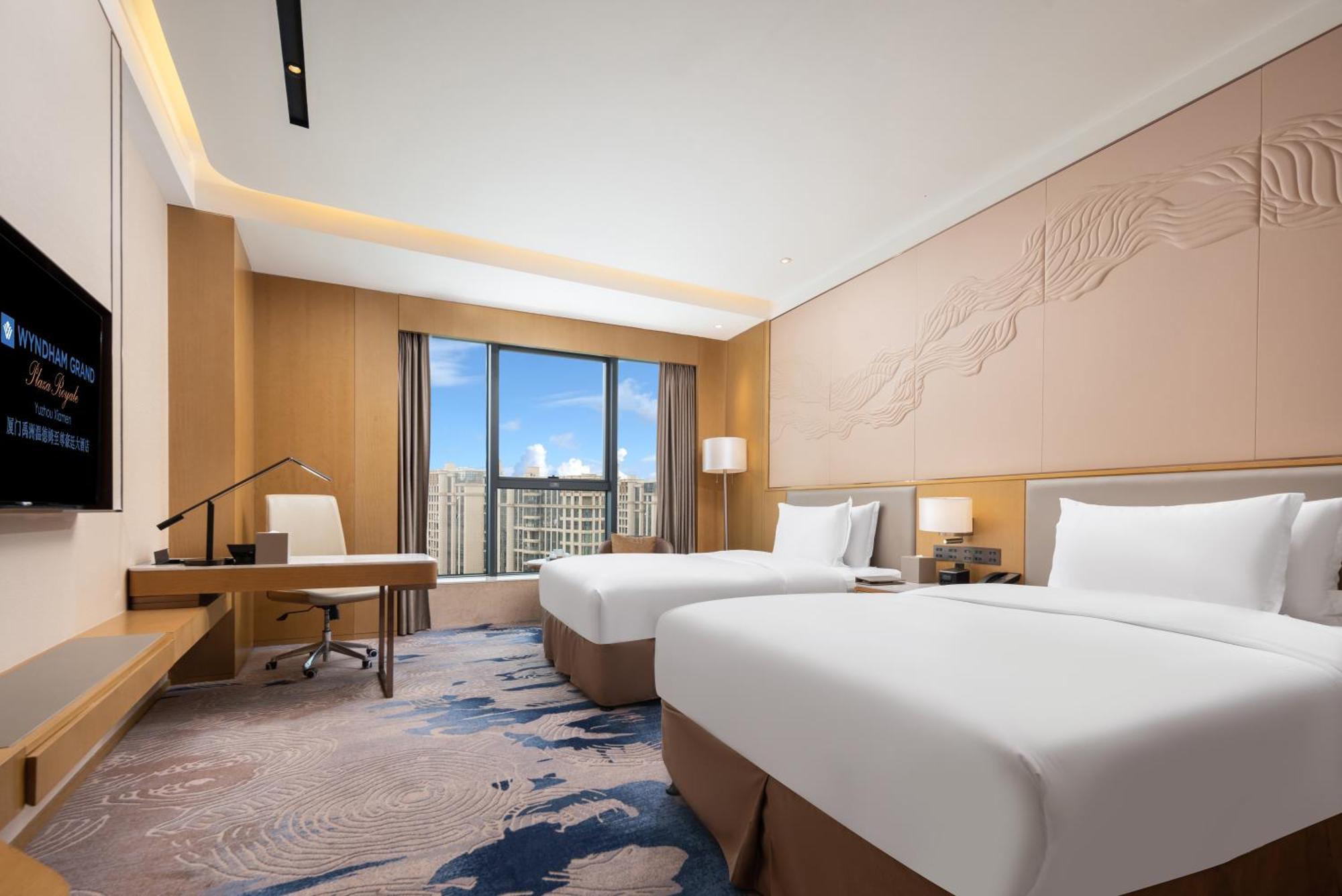 Отель Wyndham Grand Plaza Royale Yuzhou Xiamen Wuyuan Bay Экстерьер фото