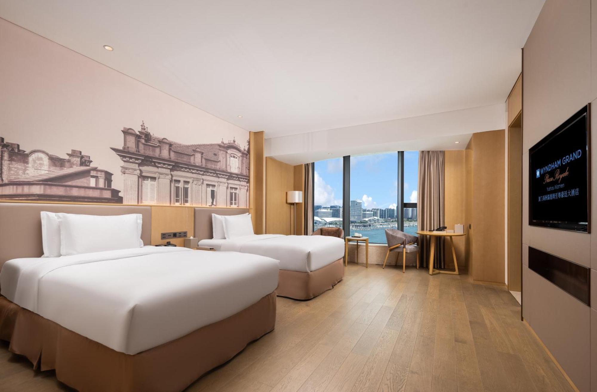 Отель Wyndham Grand Plaza Royale Yuzhou Xiamen Wuyuan Bay Экстерьер фото