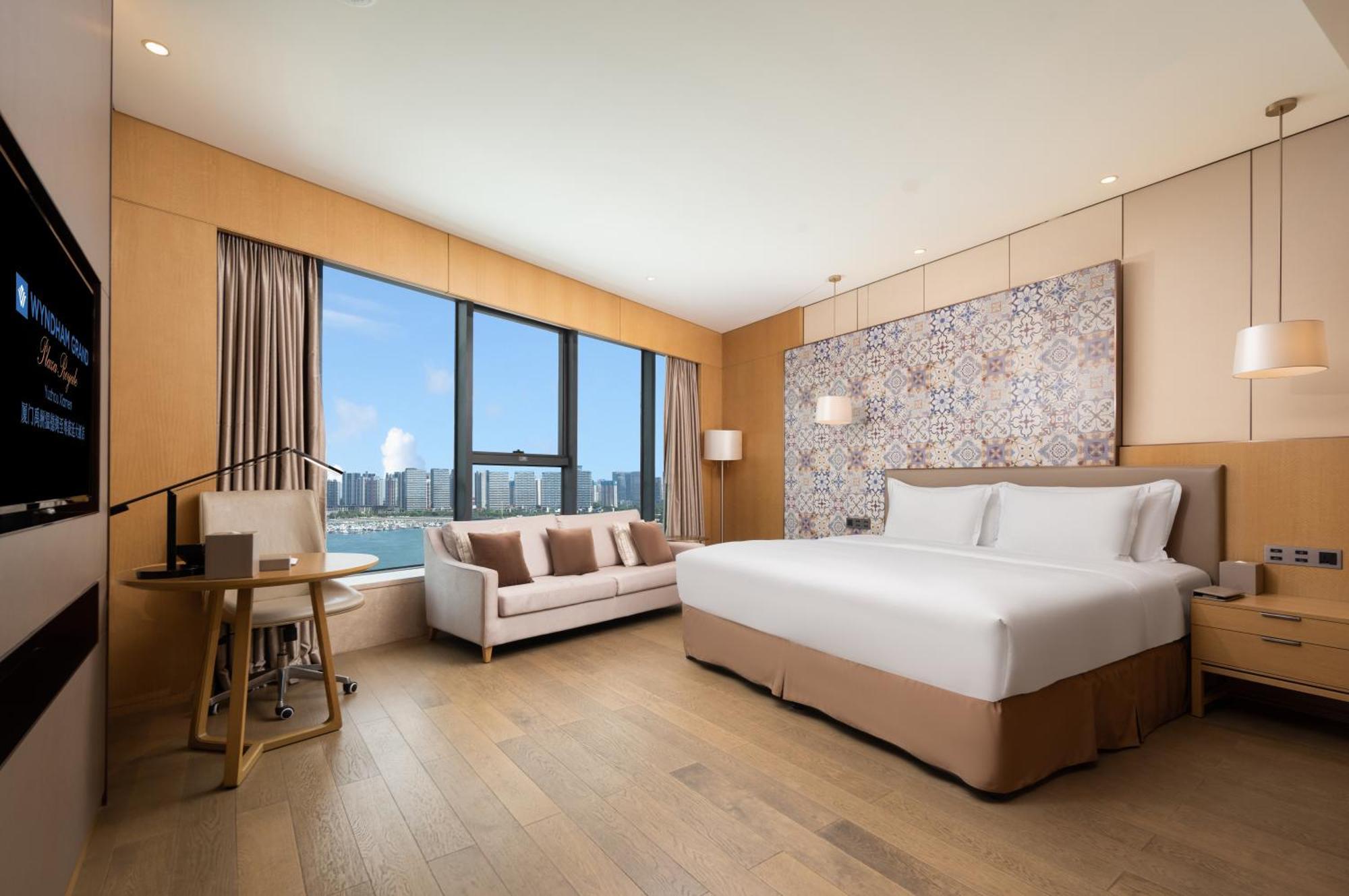 Отель Wyndham Grand Plaza Royale Yuzhou Xiamen Wuyuan Bay Экстерьер фото