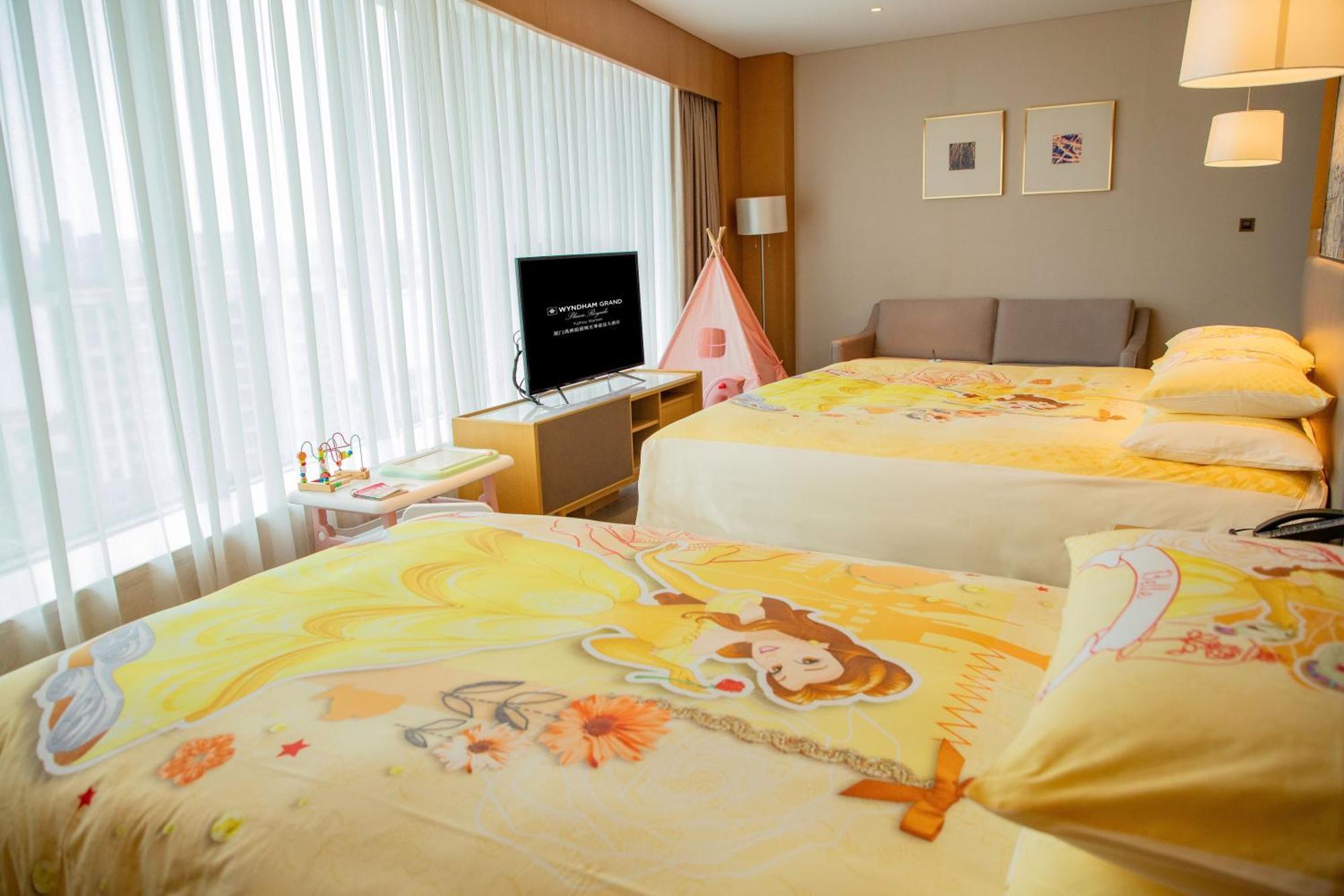 Отель Wyndham Grand Plaza Royale Yuzhou Xiamen Wuyuan Bay Экстерьер фото